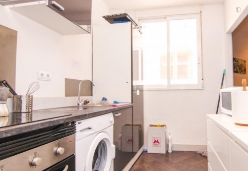 Charming double bedroom near the Xàtiva metro