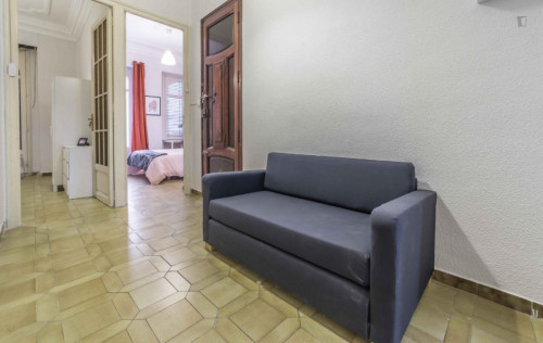 Friendly double bedroom in a 5-bedroom apartment, in the L’eixample - Gallery - 7