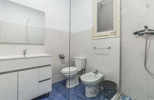 Friendly double bedroom in a 5-bedroom apartment, in the L’eixample - Gallery - 14