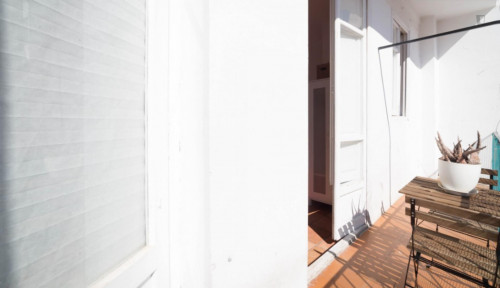 Bright double bedroom with balcony in proximity to the Estació del Nord train station - Gallery - 12