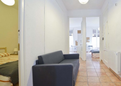 Bright double bedroom with a balcony, near IEM Business School