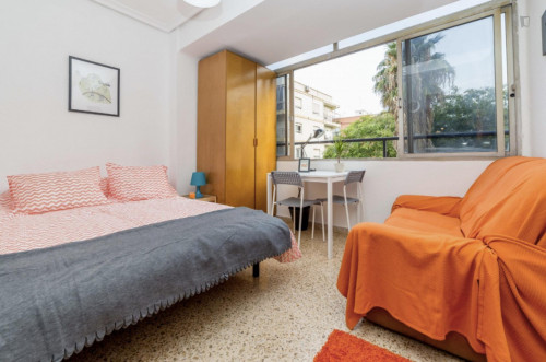  Cool Looking Double Bedroom In Algirós  -  Cool looking double bedroom in Algirós  - Gallery -  1