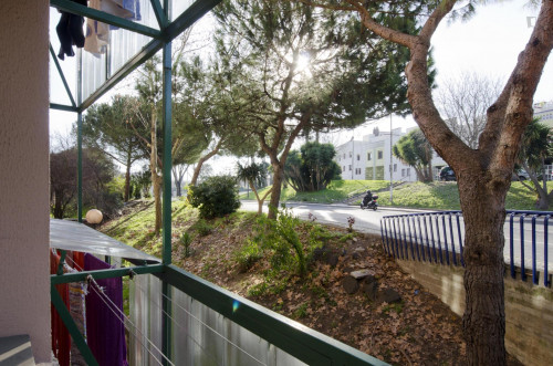 Twin bedroom in a pleasant 3-bedroom flat in Telheiras - Gallery - 10