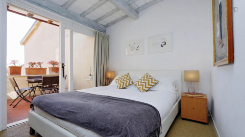 Charming 1-Bedroom Apartment Near Cavour Metro Station - 2