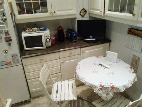 Single bedroom, in 4-bedroom apartment  - Gallery -  2