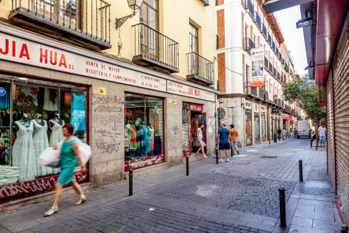 Single bedroom in huge 9-bedroom apartment near Plaza Tirso de Molina - Gallery - 12