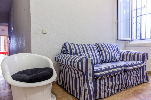 Cool single bedroom in huge 9-bedroom apartment near Plaza Tirso de Molina
