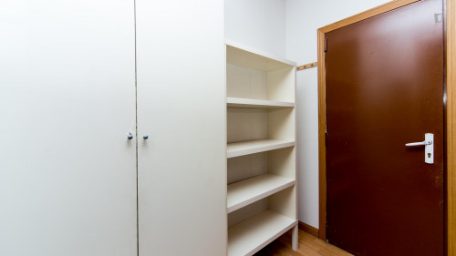 Interesting single bedroom with a balcony, in Embajadores