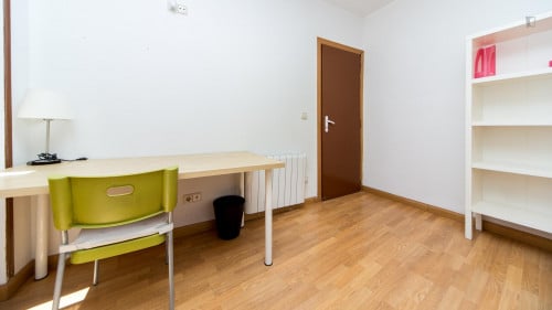 Single bedroom with a nice balcony view in vibrant Embajadores