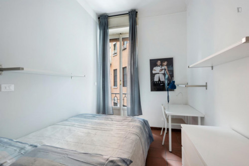 Tasteful single bedroom in the heart of Milan  - Gallery -  2