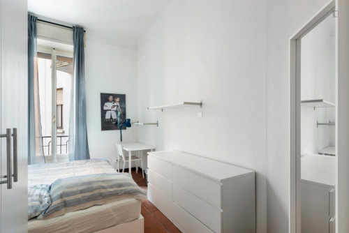 Tasteful single bedroom in the heart of Milan  - Gallery -  1