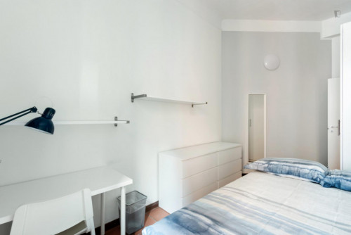 Tasteful single bedroom in the heart of Milan  - Gallery -  3