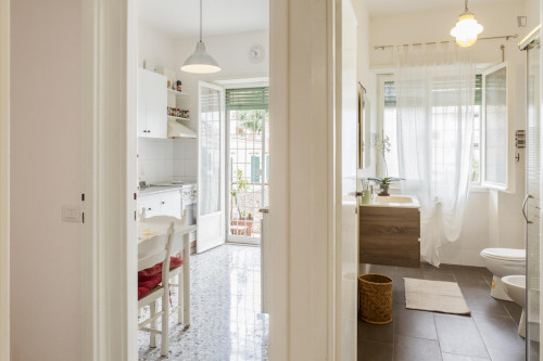 Bedroom in a bright and cozy apartment near Tor Vergata University - Gallery - 17