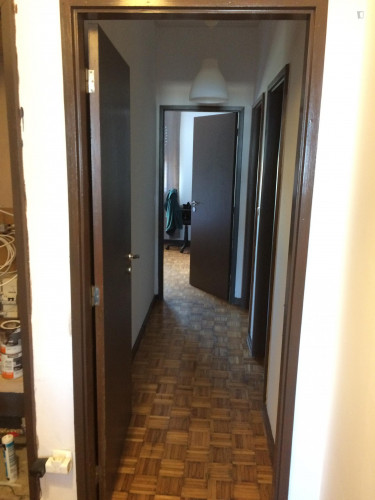Sunny double bed near Polo University section, metro and bus transportation - Gallery - 13