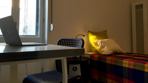 Modern Single Ensuite Bedroom Not Far From Lapa Metro Station - 2