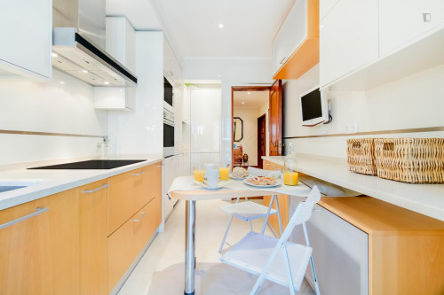 Charming 3-bedroom apartment near Telheiras metro station - Gallery - 40