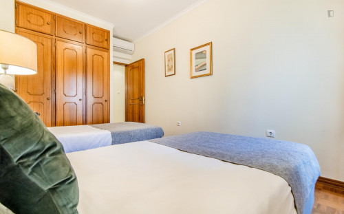 Charming 3-bedroom apartment near Telheiras metro station - Gallery - 16
