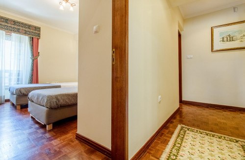 Charming 3-bedroom apartment near Telheiras metro station - Gallery - 19