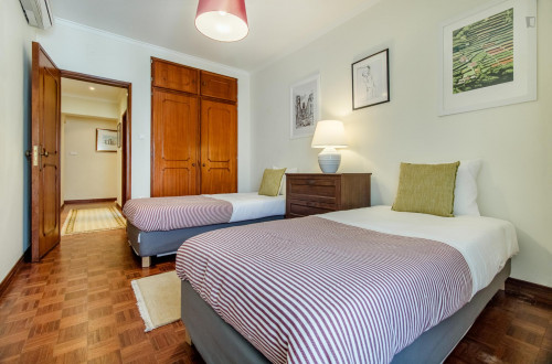 Charming 3-bedroom apartment near Telheiras metro station - Gallery - 11