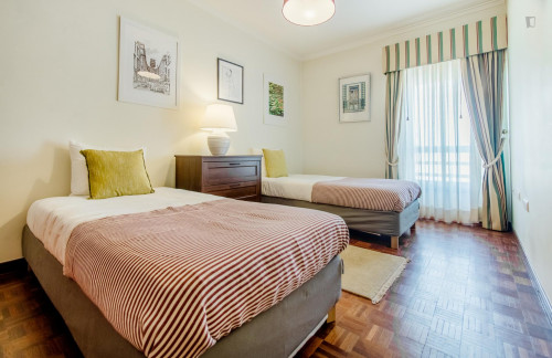 Charming 3-bedroom apartment near Telheiras metro station - Gallery - 7