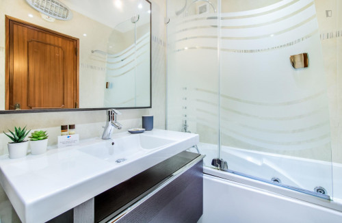Charming 3-bedroom apartment near Telheiras metro station