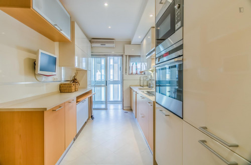 Charming 3-bedroom apartment near Telheiras metro station - Gallery - 26