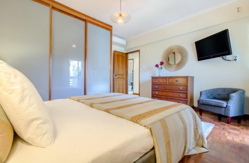 Charming 3-bedroom apartment near Telheiras metro station - Gallery - 28