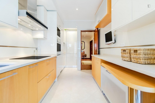 Charming 3-bedroom apartment near Telheiras metro station - Gallery - 41