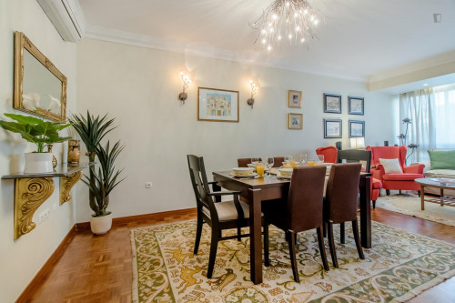 Charming 3-bedroom apartment near Telheiras metro station - Gallery - 33