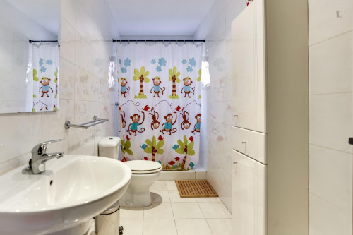 Nice single bedroom in a 3-bedroom flat near Parque del Retiro - Gallery - 5