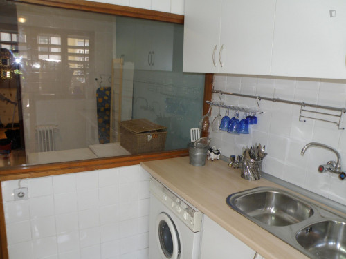 Nice single bedroom in a 3-bedroom flat near Parque del Retiro - Gallery - 11