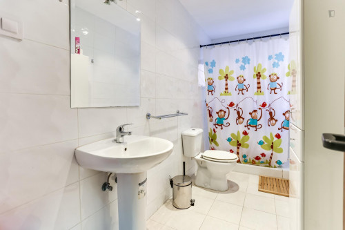 Nice single bedroom in a 3-bedroom flat near Parque del Retiro - Gallery - 7