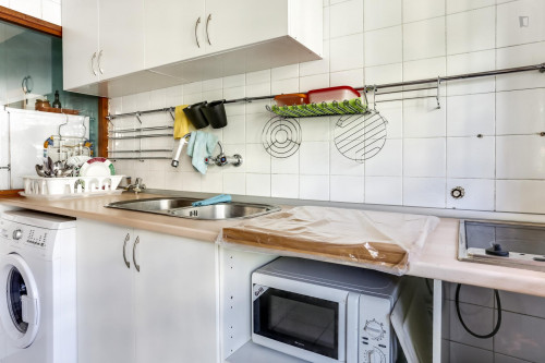 Nice single bedroom in a 3-bedroom flat near Parque del Retiro - Gallery - 8