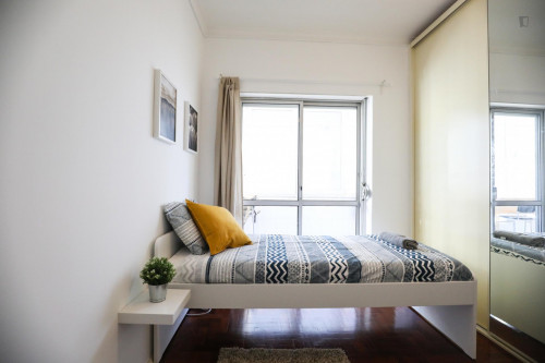 Bright Single Bedroom in Benfica - Gallery - 35