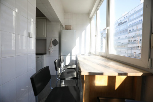 Bright Single Bedroom in Benfica - Gallery - 15