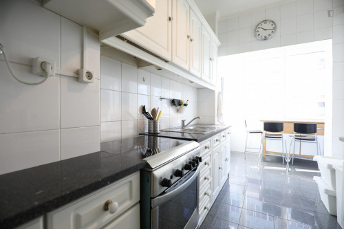 Bright Single Bedroom in Benfica - Gallery - 50