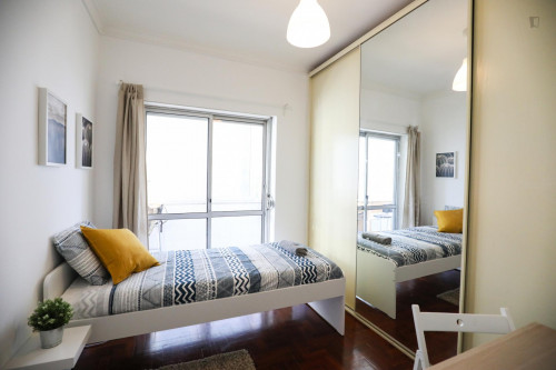 Bright Single Bedroom in Benfica - Gallery - 34