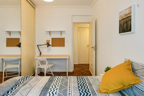 Bright Single Bedroom in Benfica - Gallery - 30