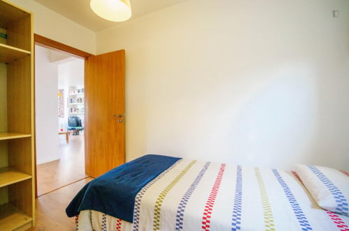 Luminous single ensuite bedroom in well-serviced Alfragide - Gallery - 3