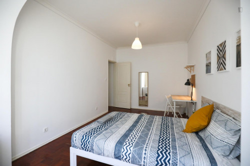 Amazing Double Bedroom in Benfica - Gallery - 42