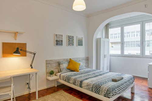 Amazing Double Bedroom in Benfica - Gallery - 44