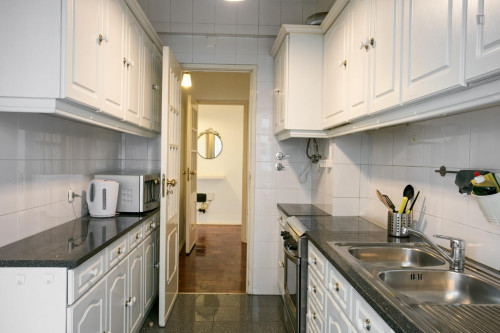 Amazing Double Bedroom in Benfica - Gallery - 46