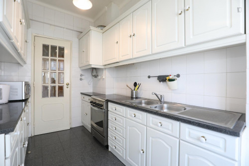 Amazing Double Bedroom in Benfica