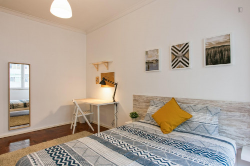 Amazing Double Bedroom in Benfica - Gallery - 31