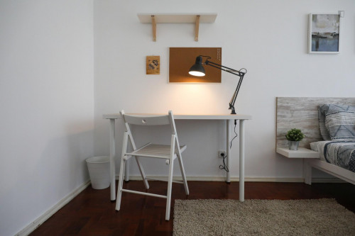 Amazing Double Bedroom in Benfica - Gallery - 36