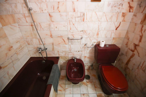 Splendid twin bedroom, in a 6-bedroom apartment in residential Olaias - Gallery - 12