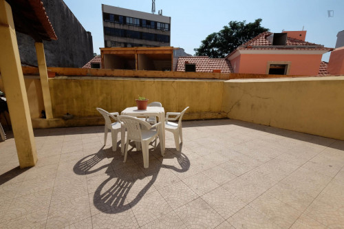 Light single bedroom close to Jardim da Sereia da Universidade de Coimb  - Gallery -  5