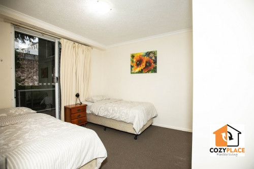 Inner City Resort Style - Gallery - 18
