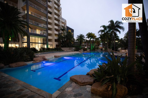 Inner City Resort Style - Gallery - 6