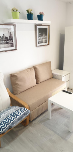 Cosy single bedroom in a student flat, in Puerta del Ángel  - Gallery -  5